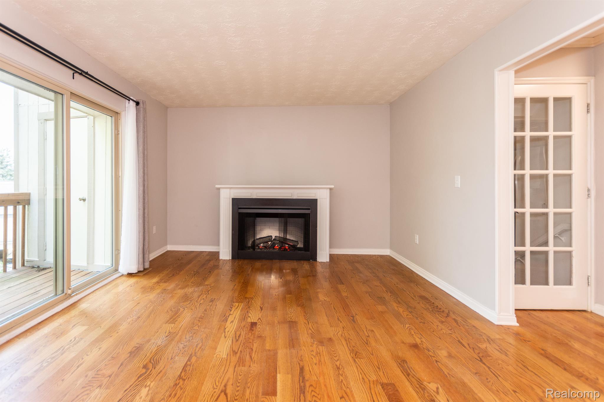 1591 CHARTER OAK Drive