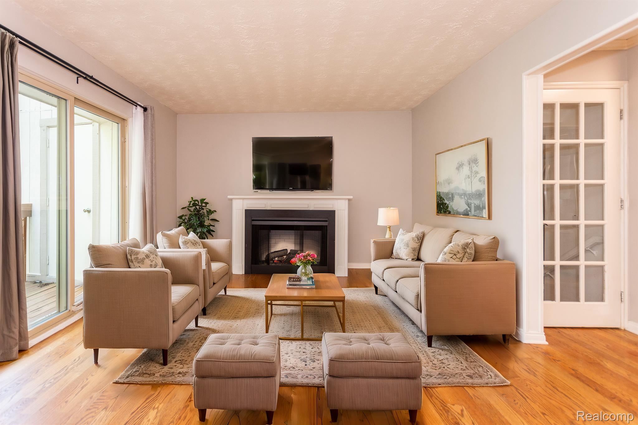 1591 CHARTER OAK Drive