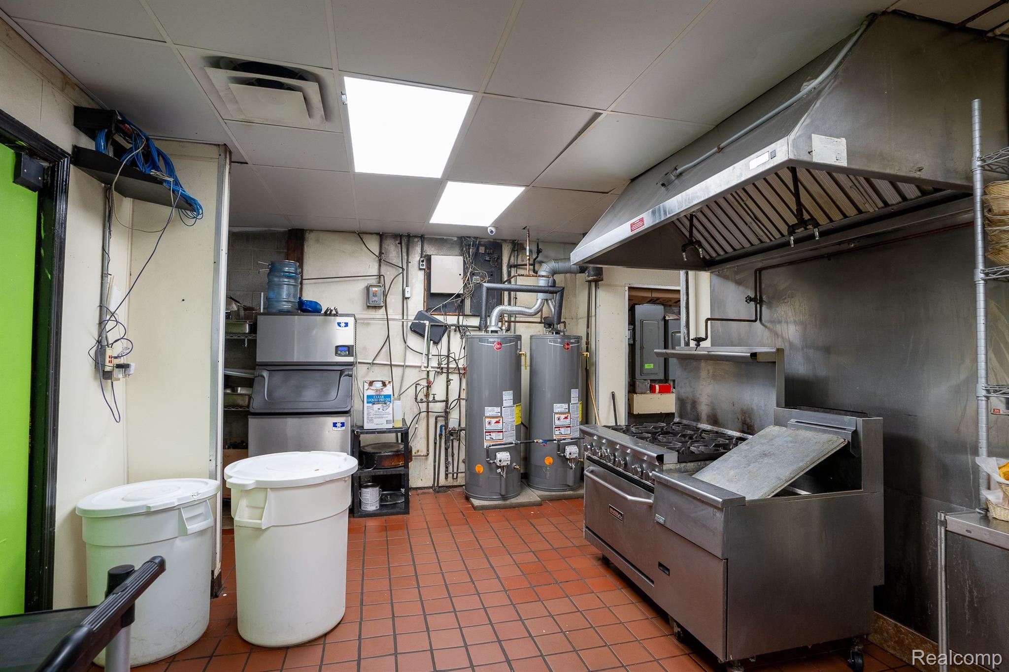 31313 DEQUINDRE Road