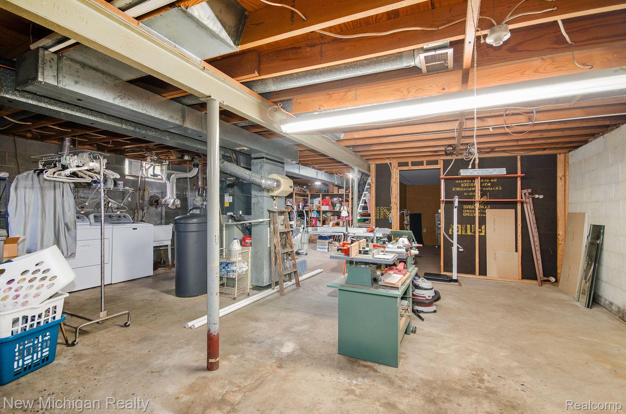 627 LOS ARBOLES Drive