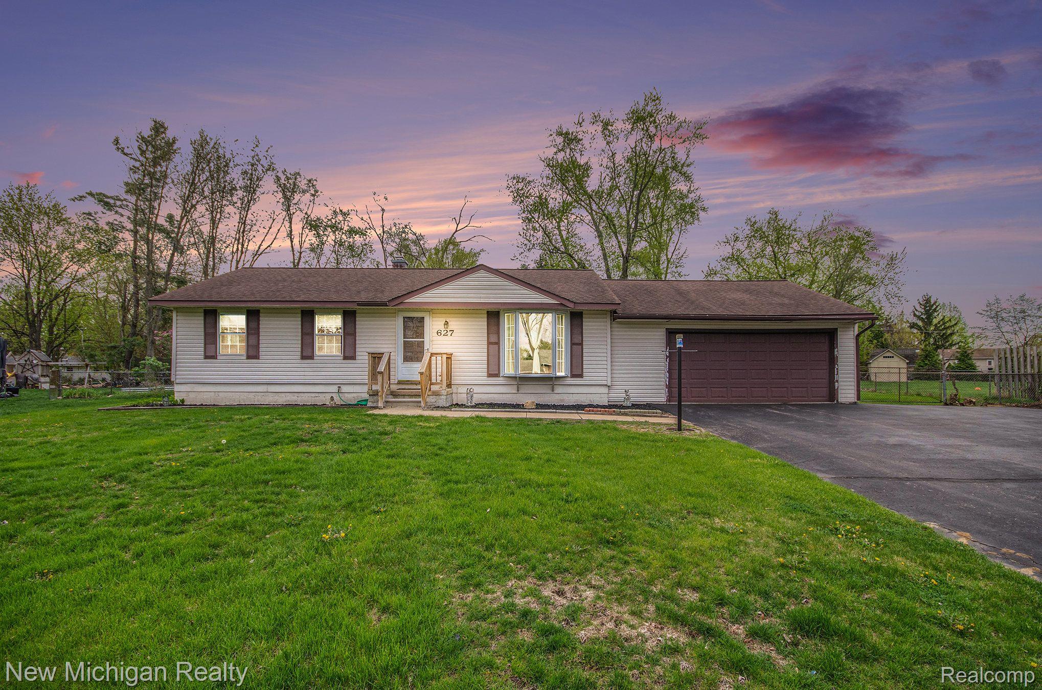 627 LOS ARBOLES Drive