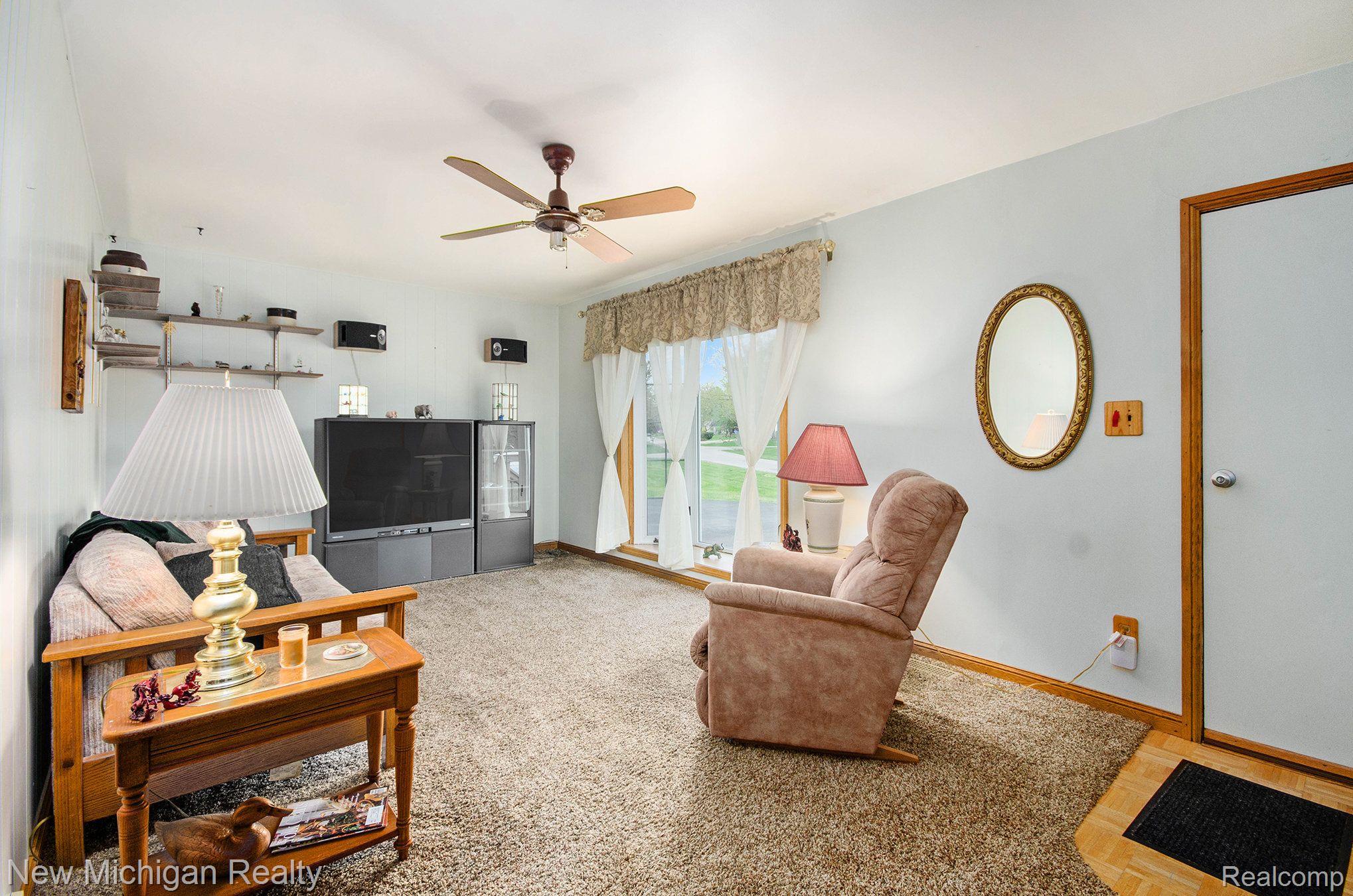 627 LOS ARBOLES Drive