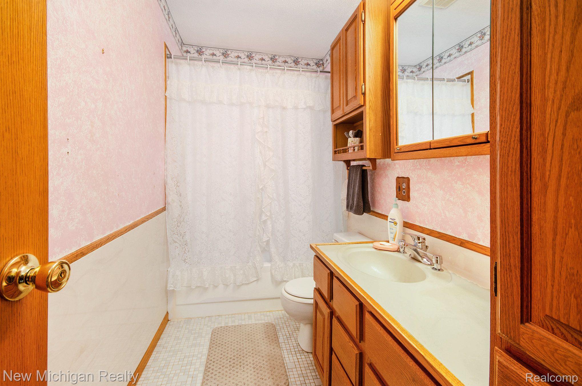 627 LOS ARBOLES Drive