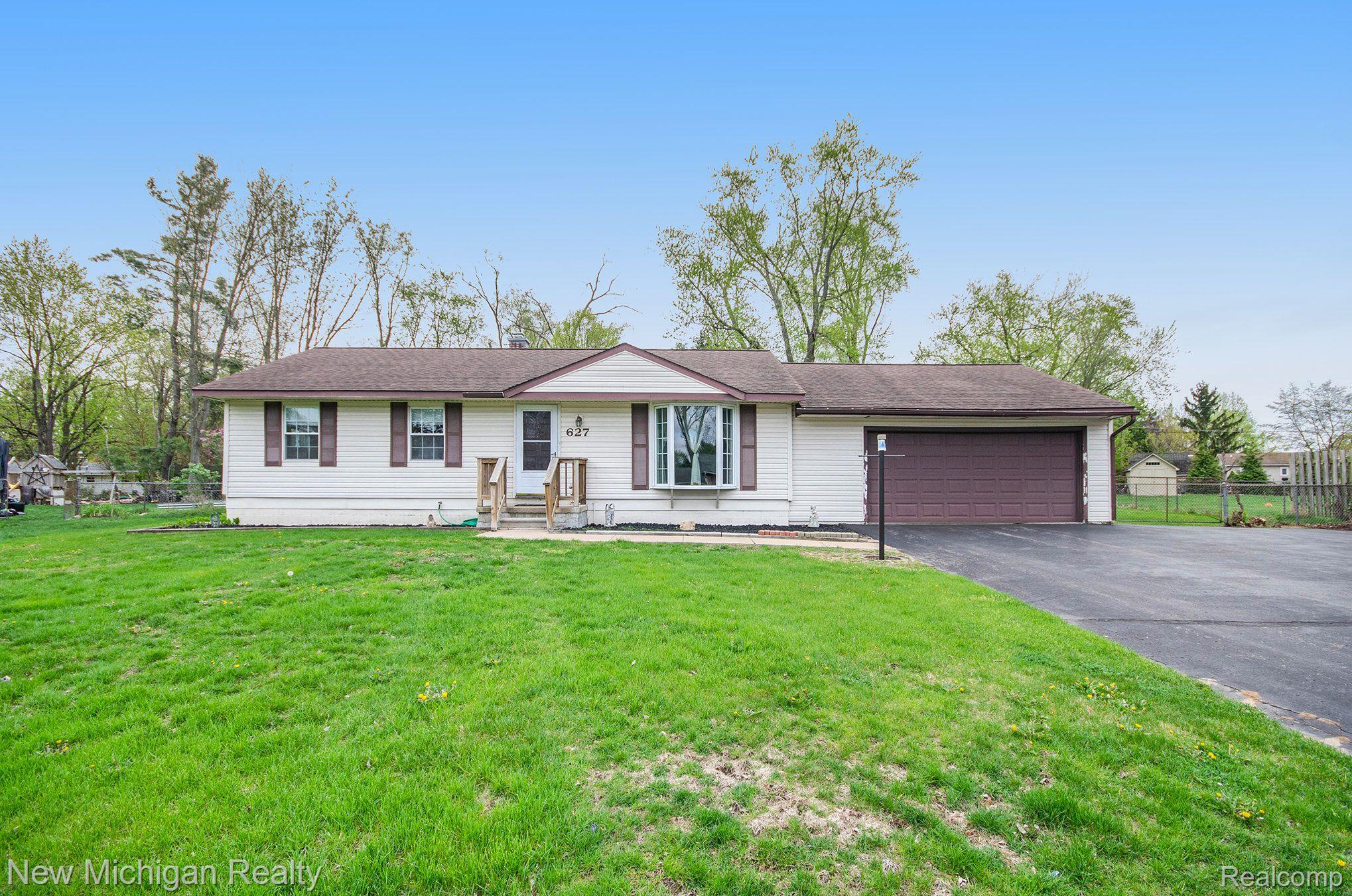 627 LOS ARBOLES Drive