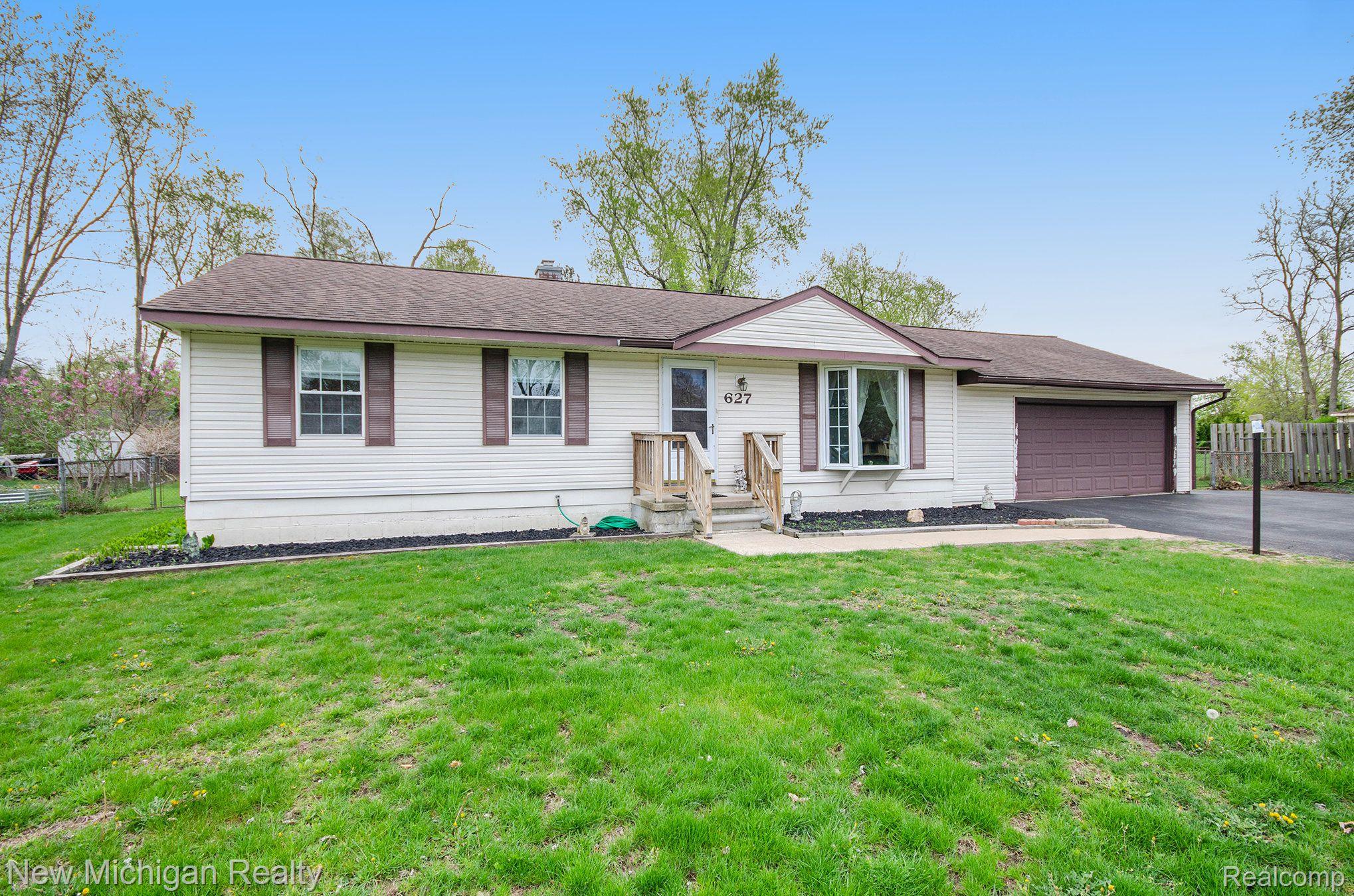 627 LOS ARBOLES Drive