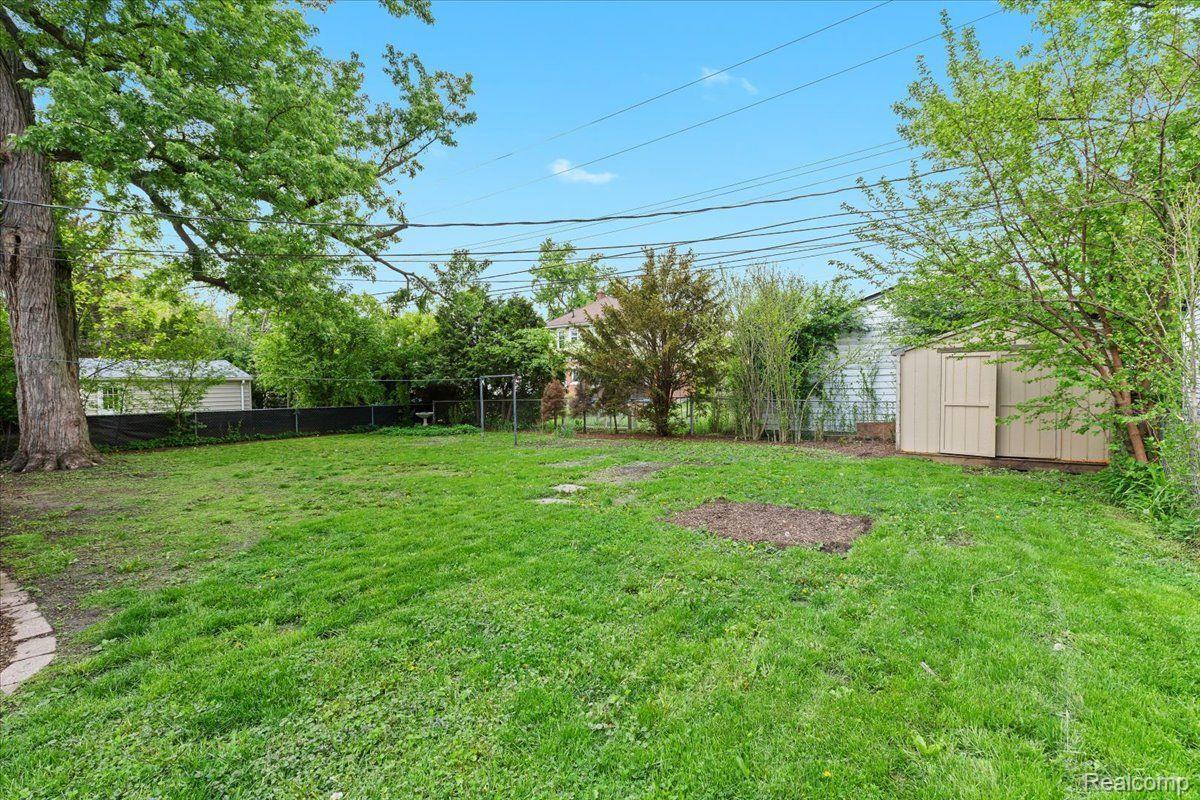 1428 LARKMOOR Boulevard