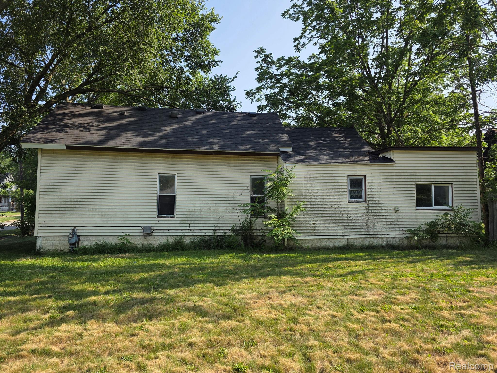 402 Oak Street