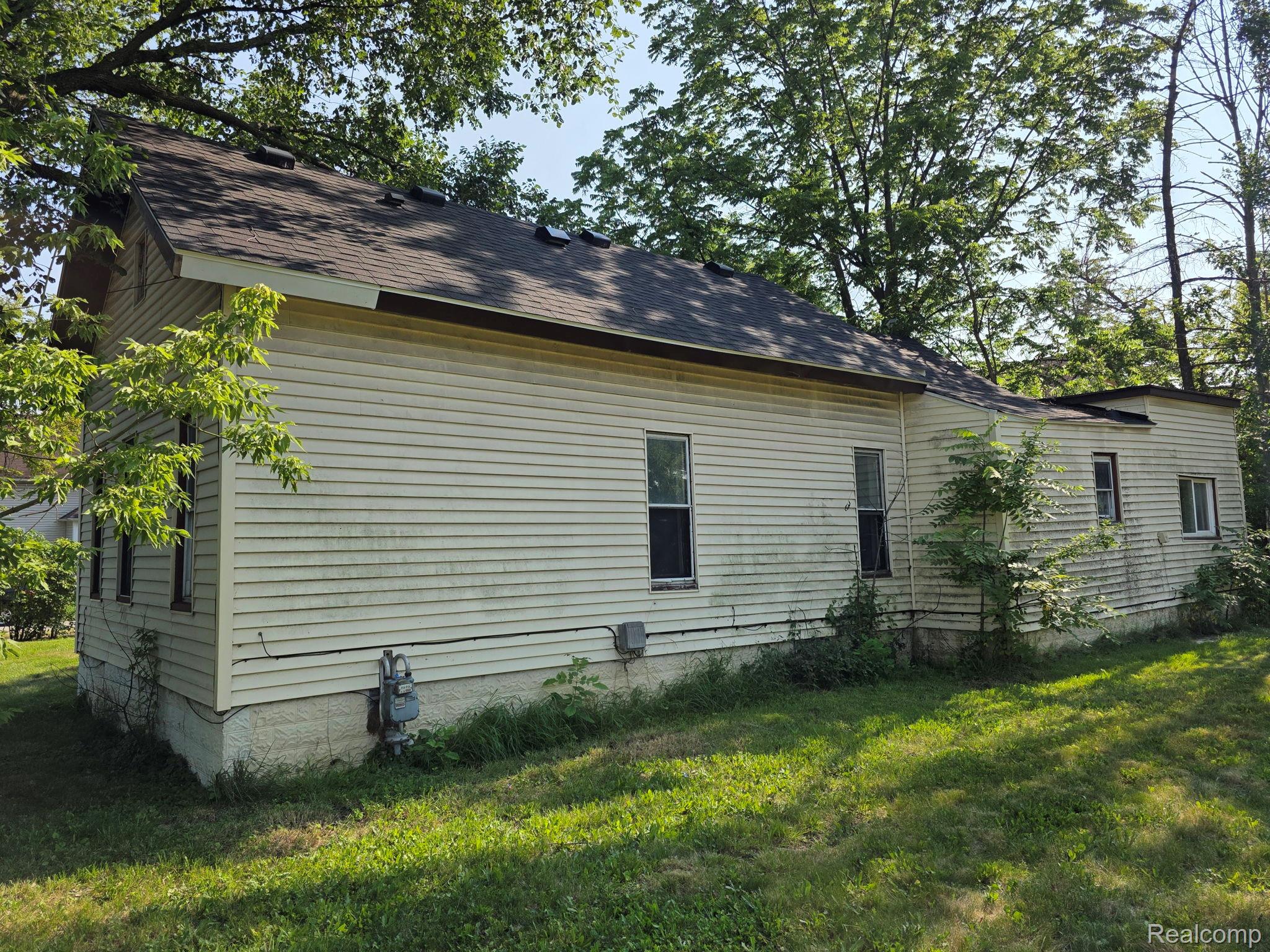 402 Oak Street