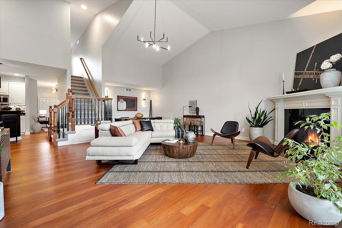 4404 Navin Field Lane