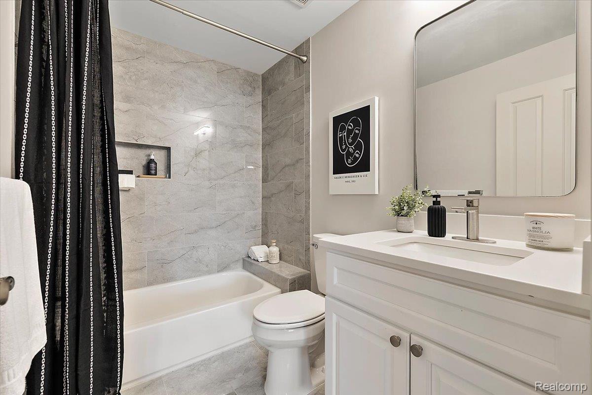 4404 Navin Field Lane