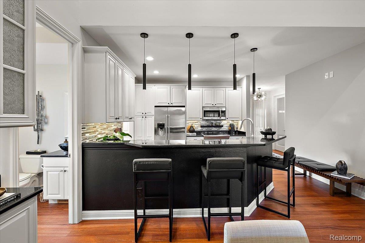 4404 Navin Field Lane