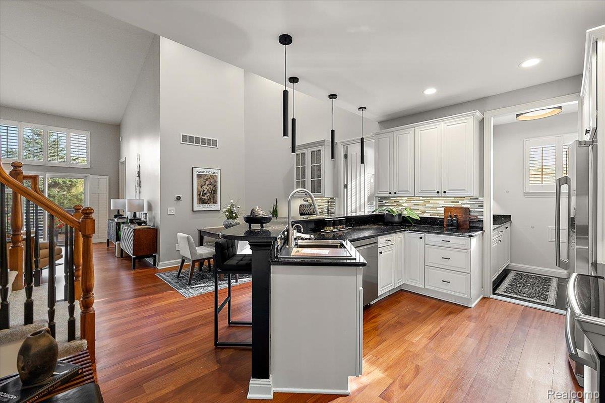 4404 Navin Field Lane