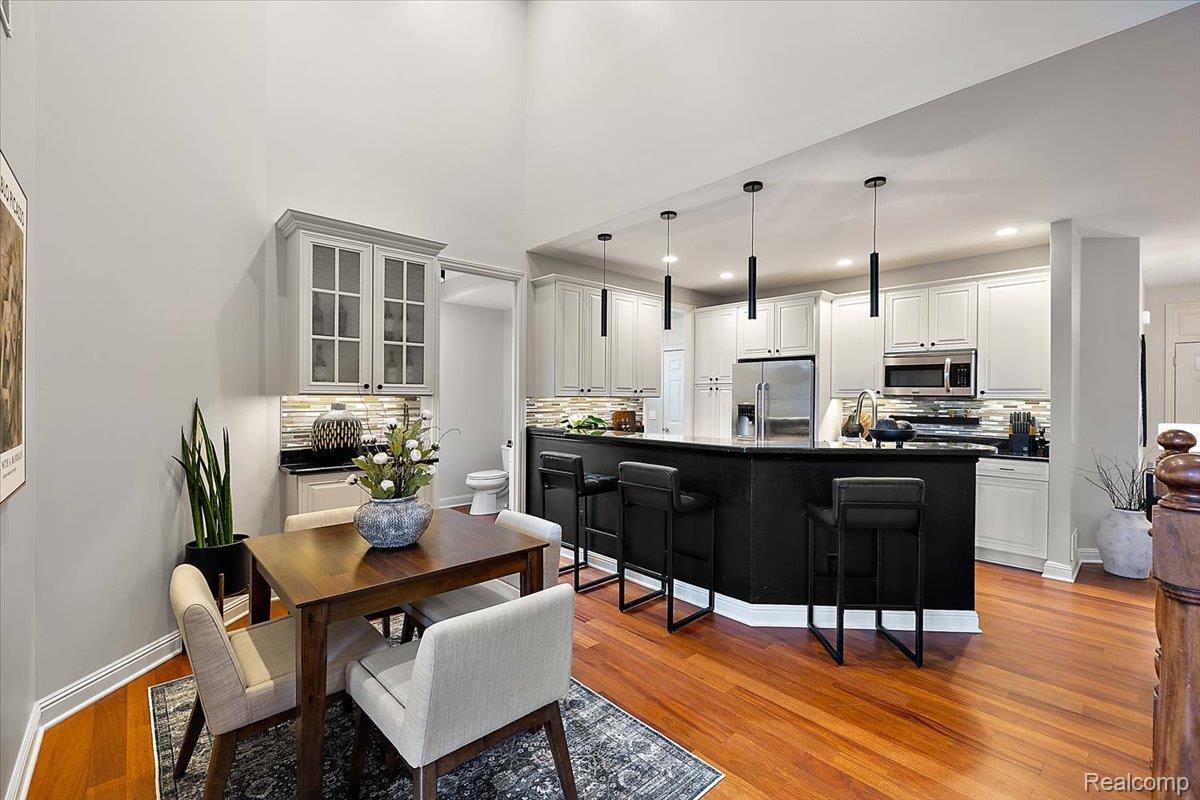 4404 Navin Field Lane