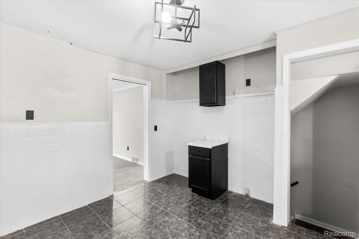 11856 Kilbourne Street