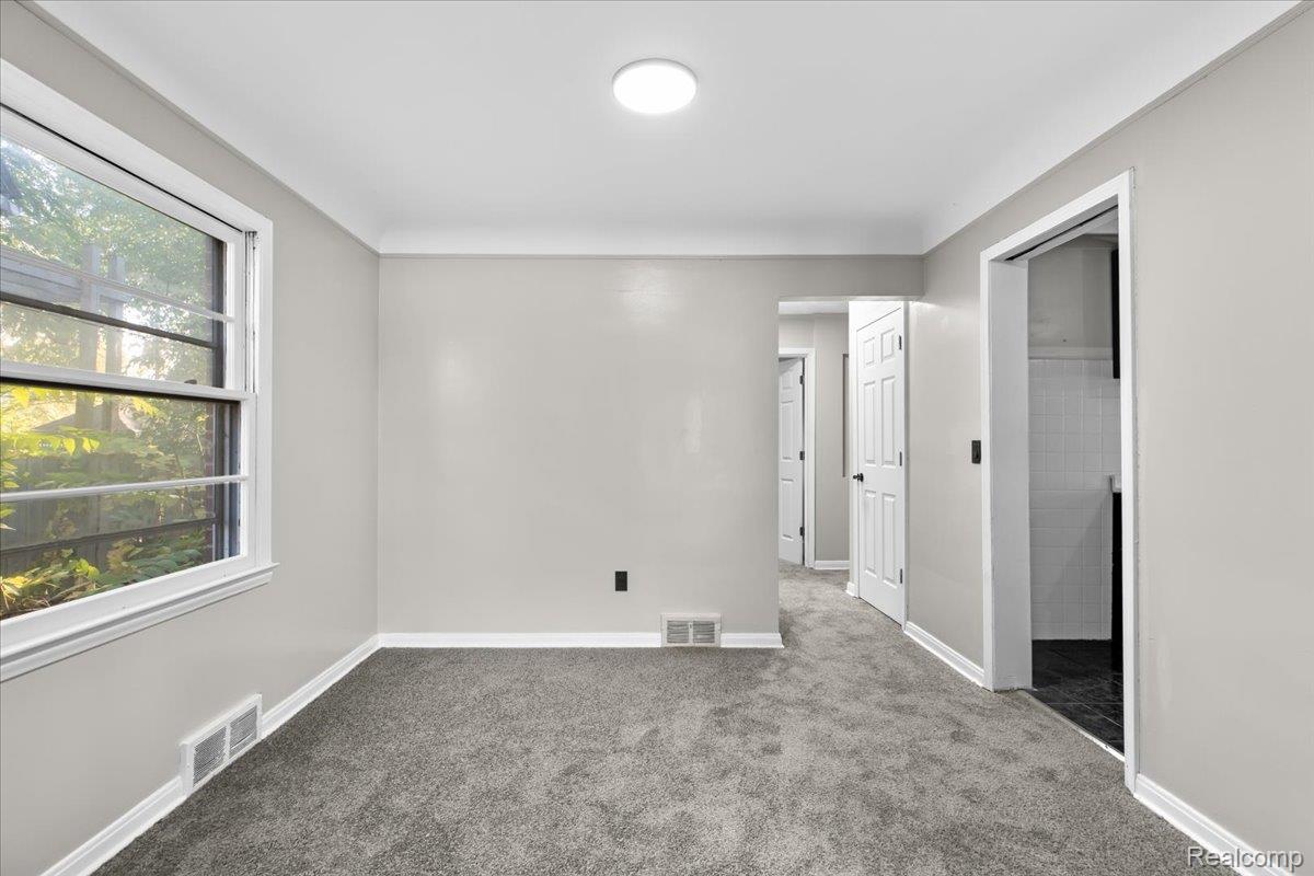 11856 Kilbourne Street