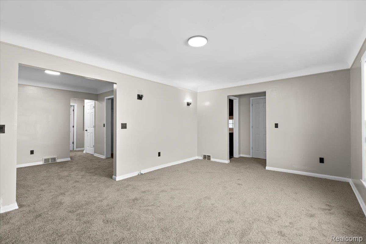 11856 Kilbourne Street