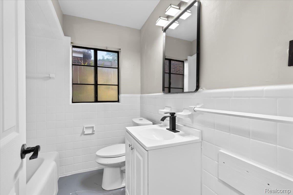 11856 Kilbourne Street