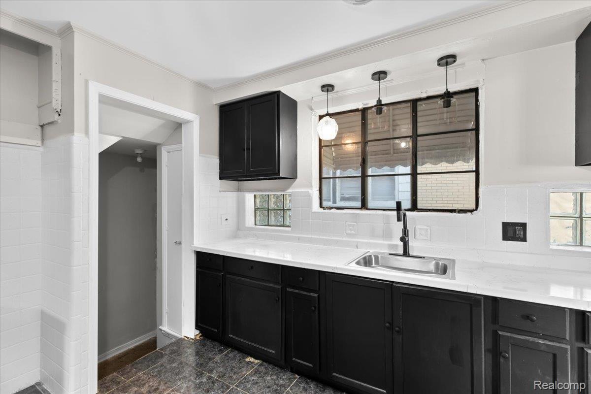 11856 Kilbourne Street