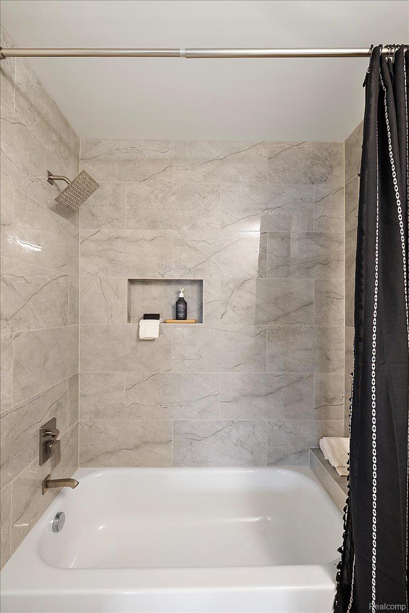 4404 Navin Field Lane