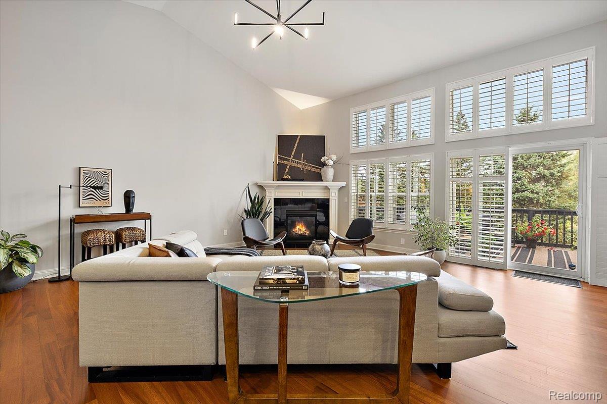 4404 Navin Field Lane