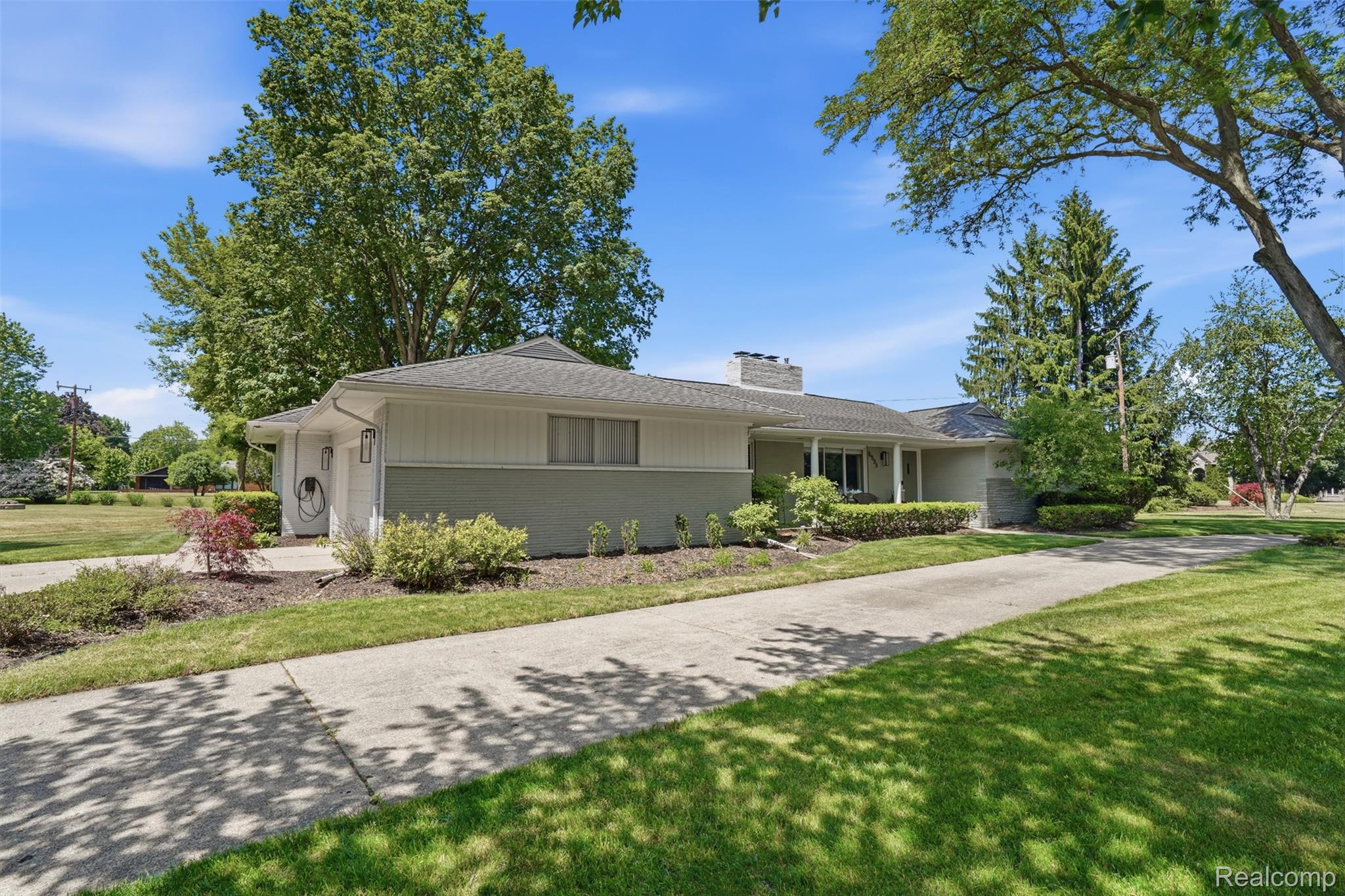 6998 Meadowlake Road