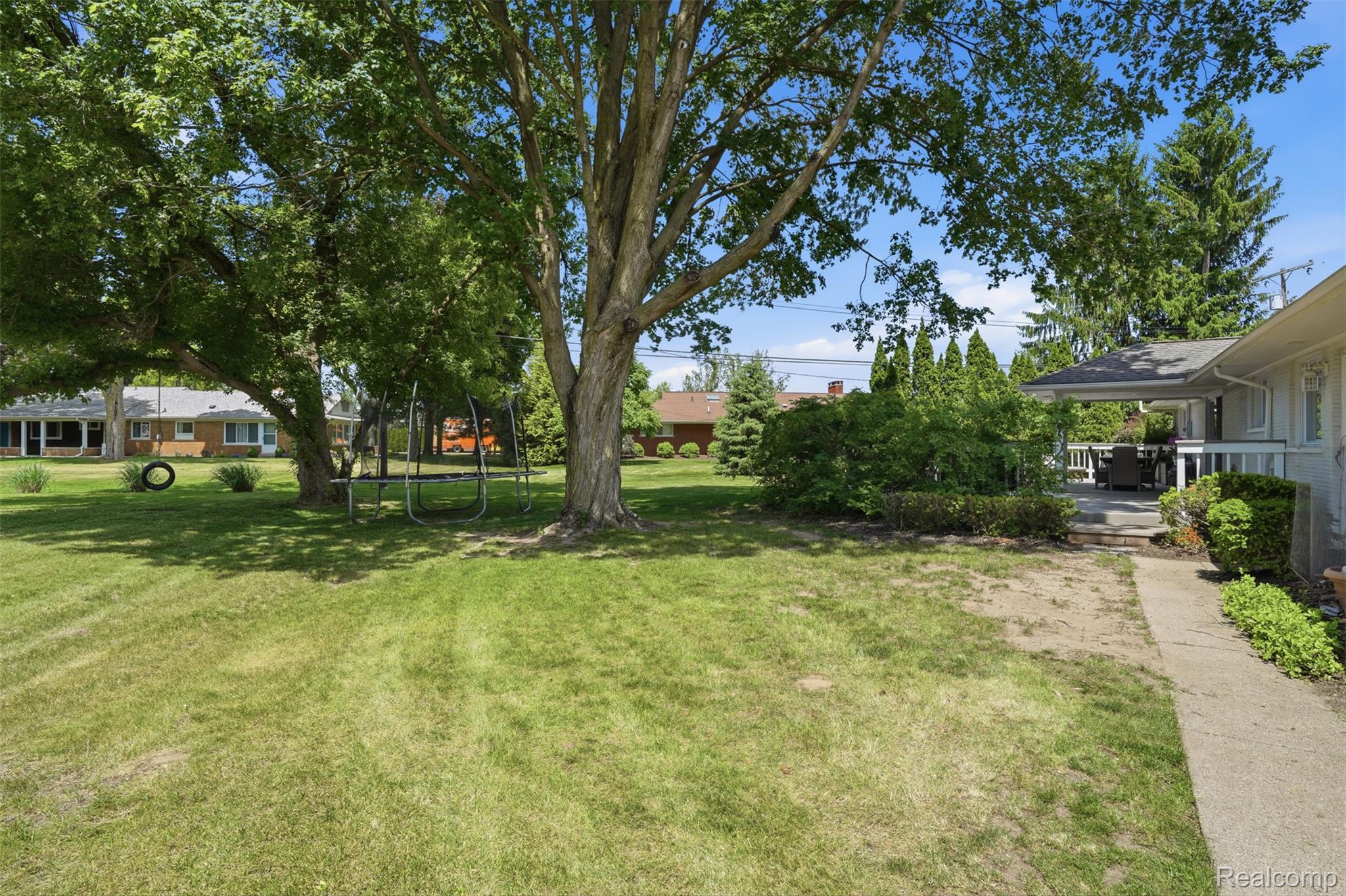 6998 Meadowlake Road