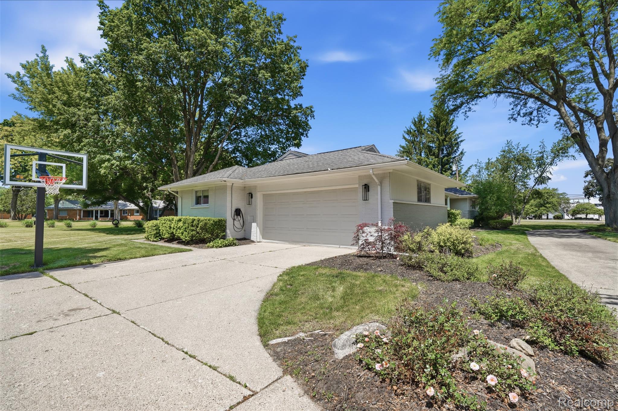 6998 Meadowlake Road