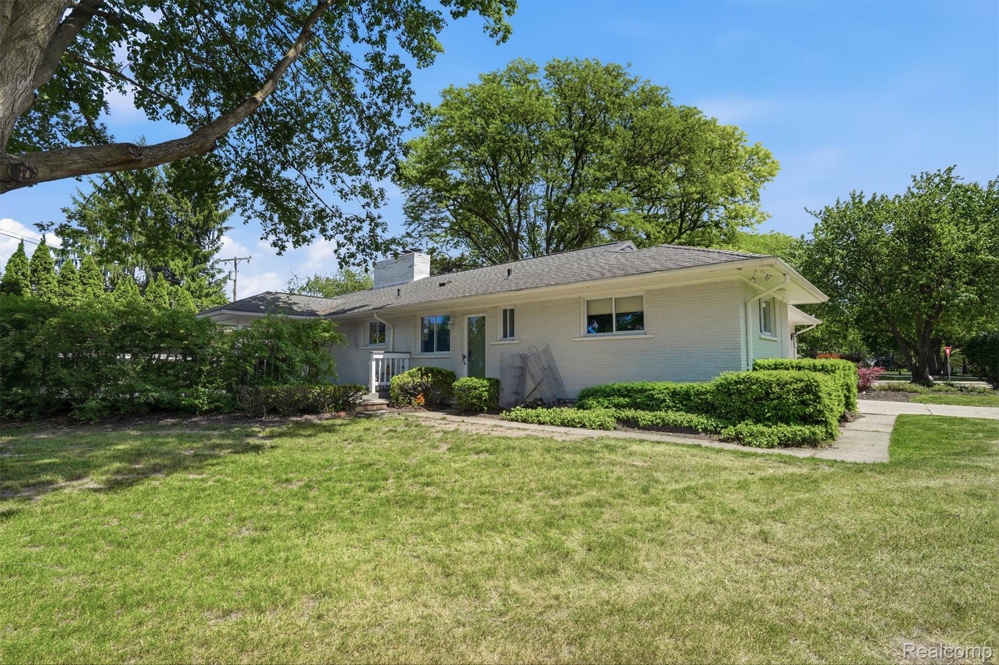 6998 Meadowlake Road