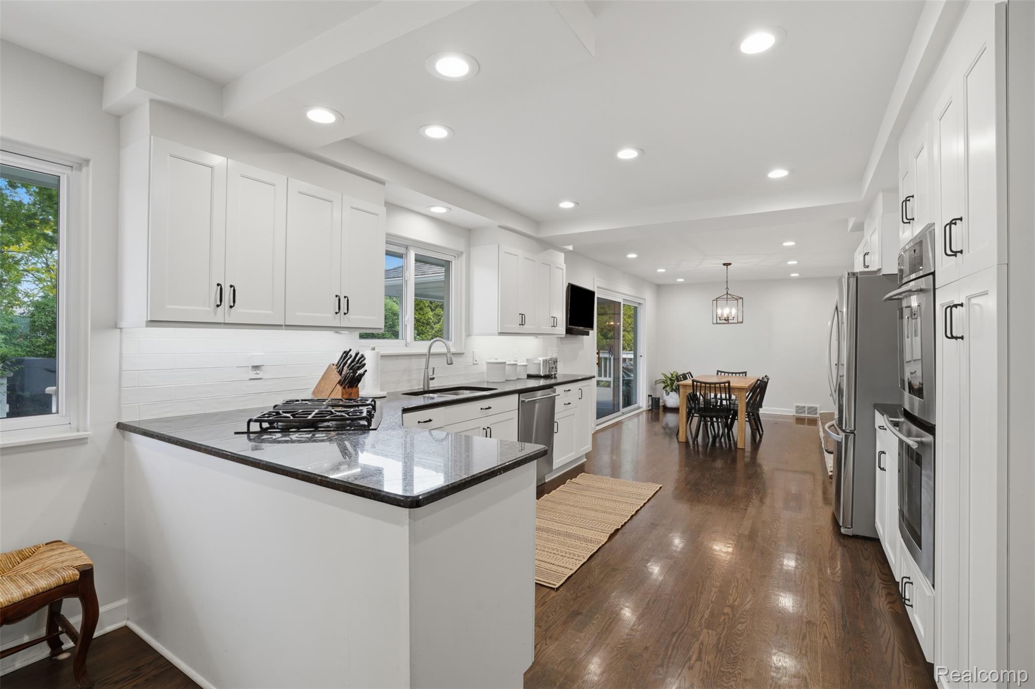 6998 Meadowlake Road