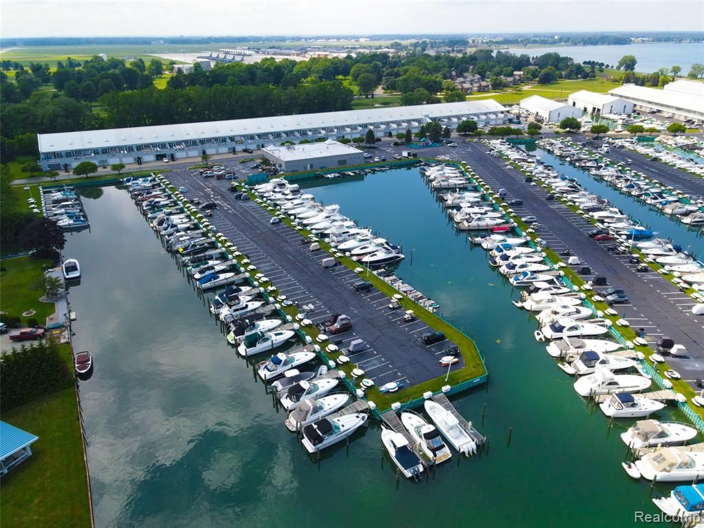 53 SEA RAY Boulevard