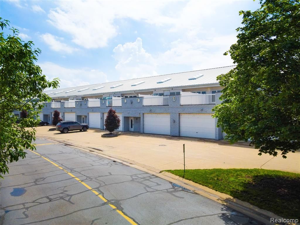 53 SEA RAY Boulevard