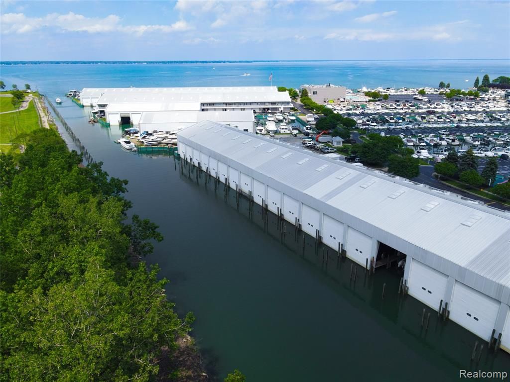 53 SEA RAY Boulevard