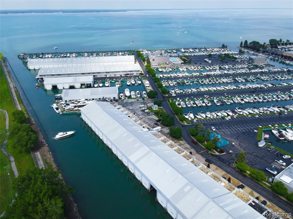 53 SEA RAY Boulevard