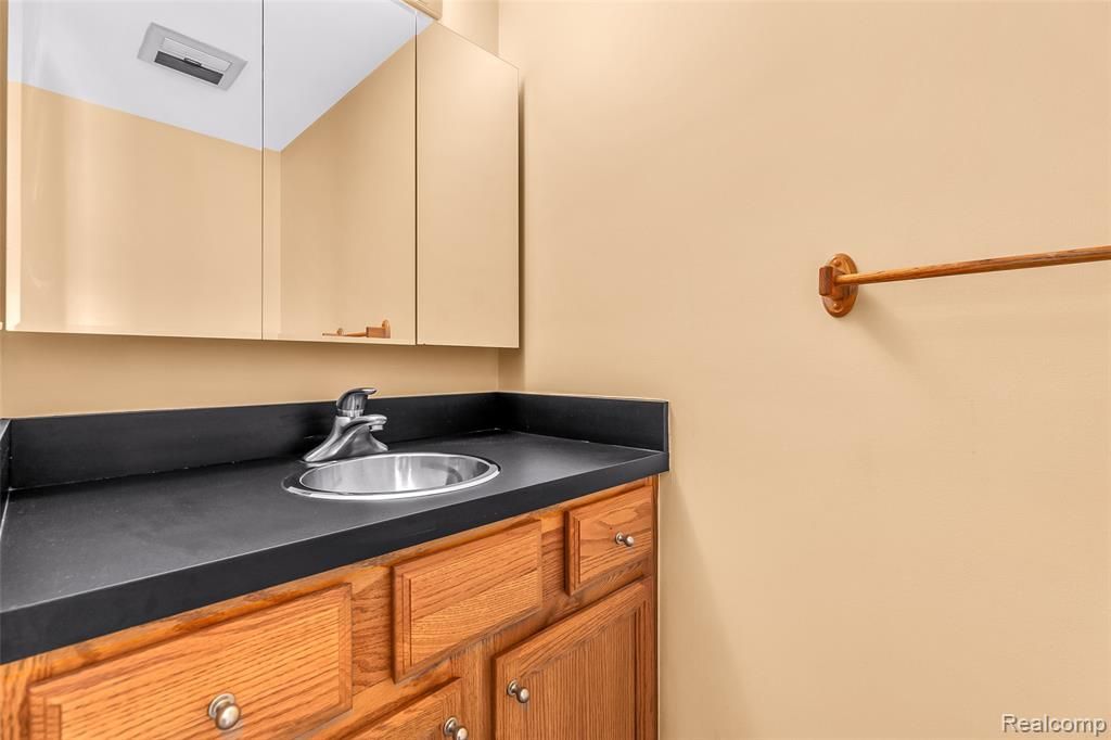 28332 UNIVERSAL Drive Unit: 148