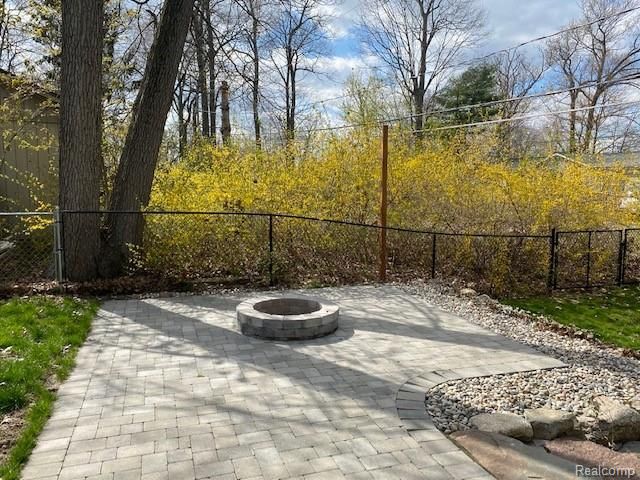 5351 GRASS LAKE Road