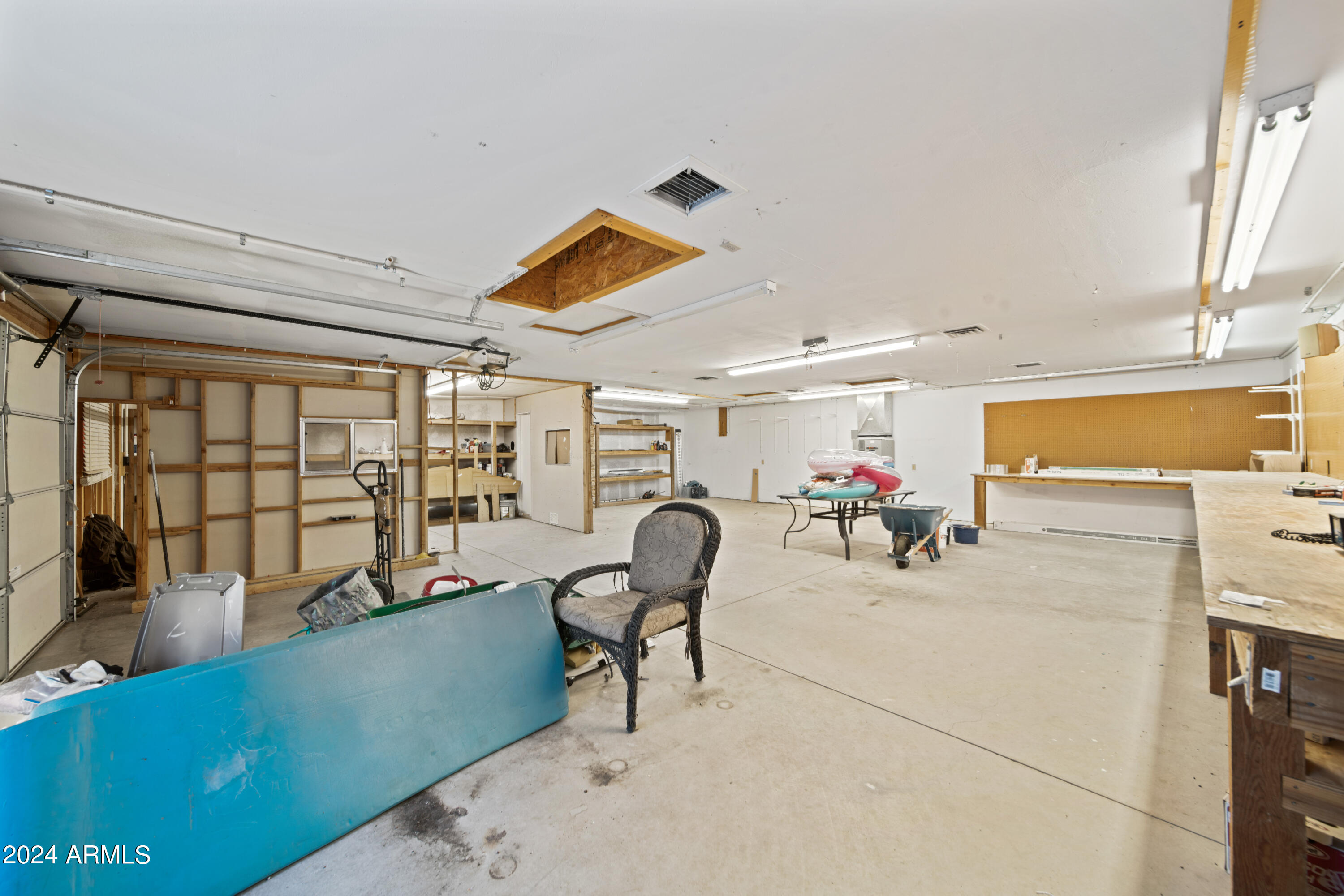 780 W SANTA FE Drive