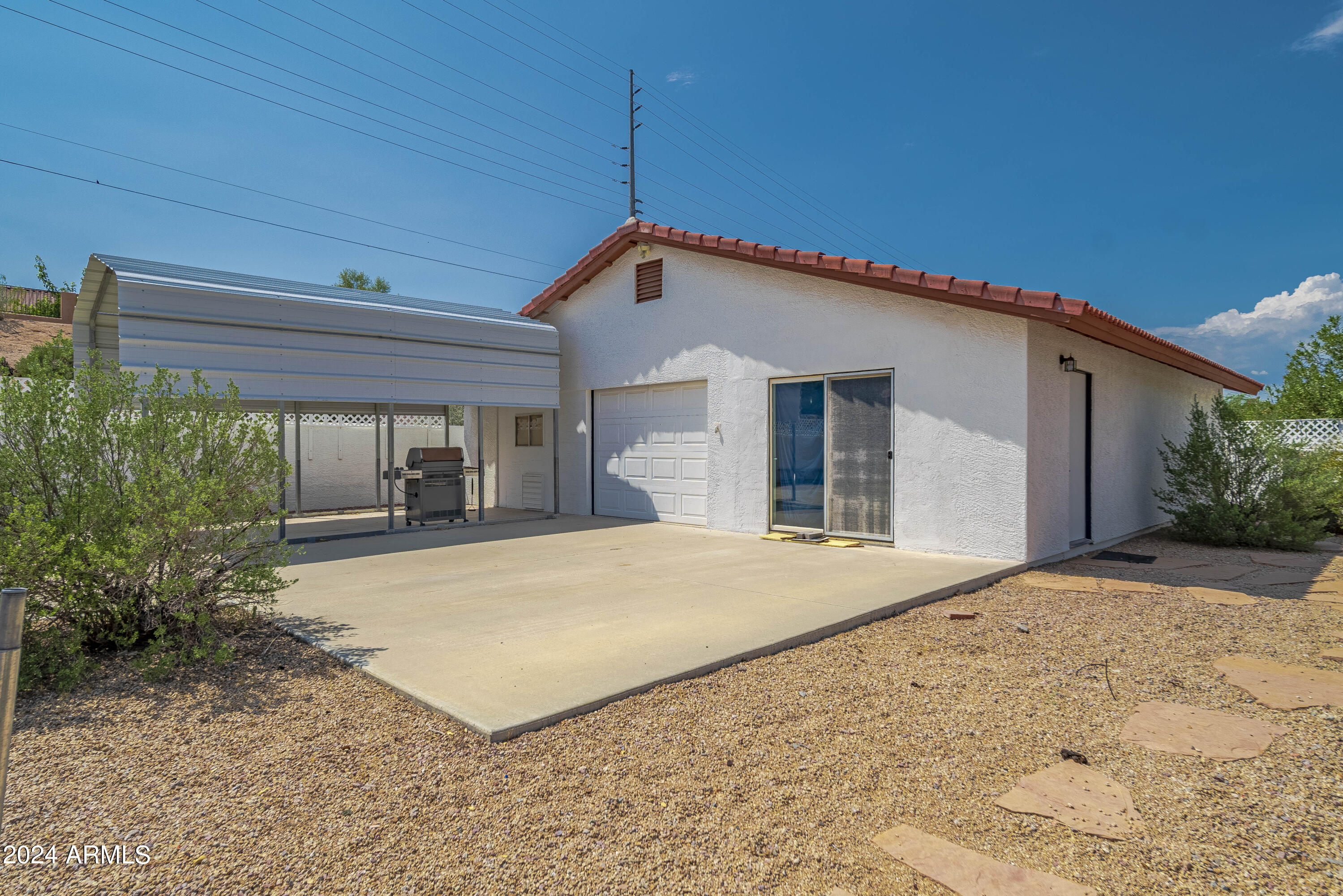 780 W SANTA FE Drive