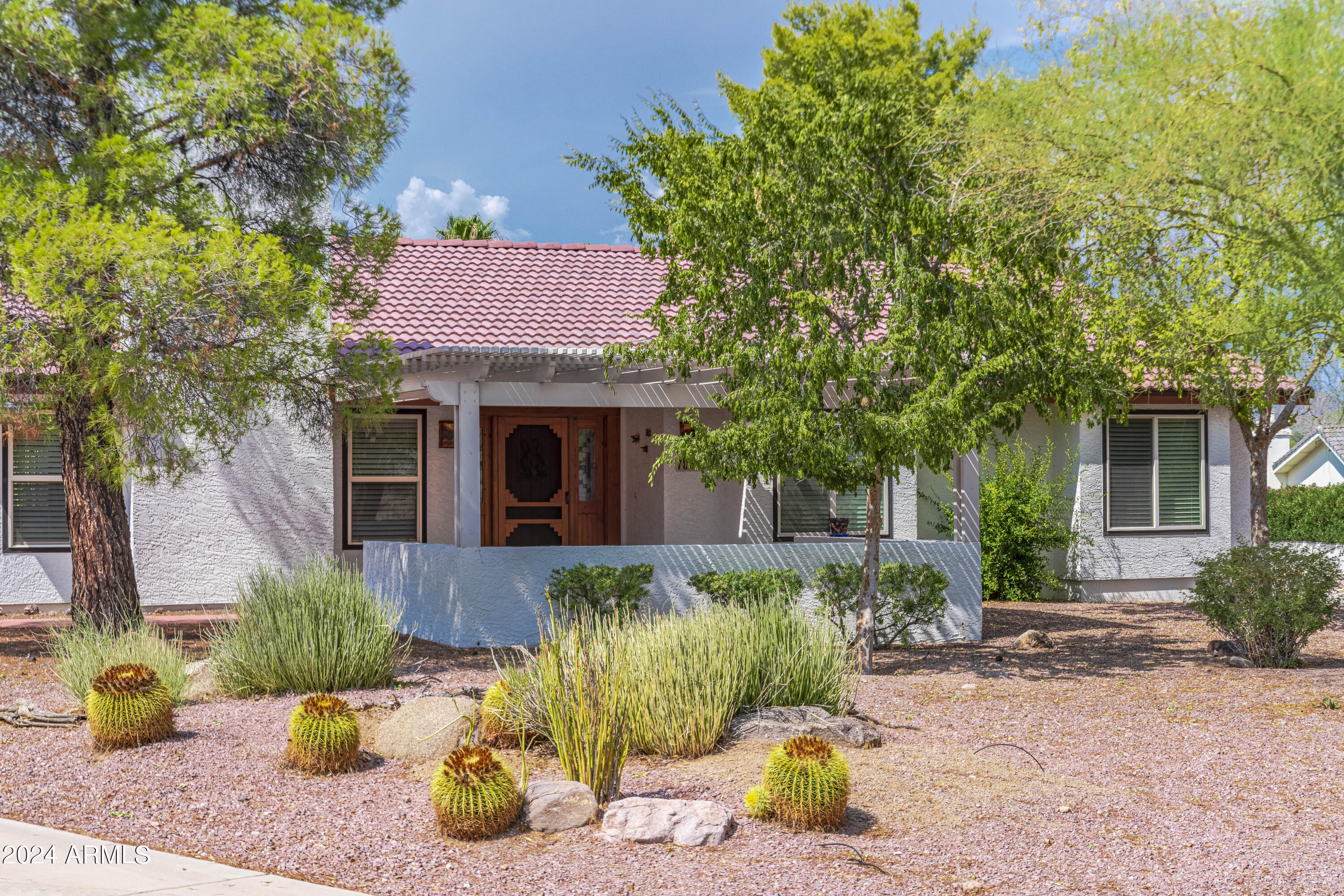 780 W SANTA FE Drive