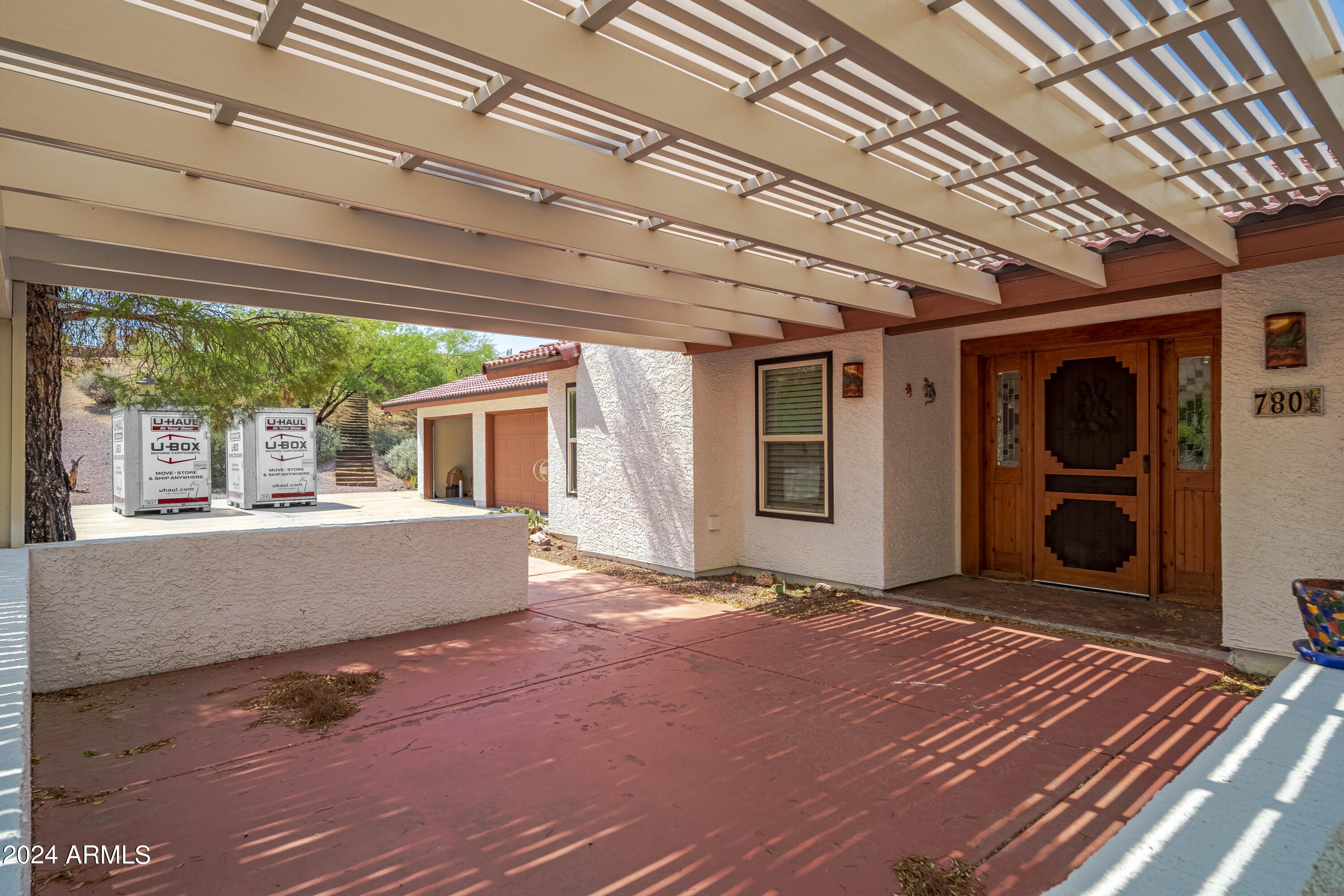 780 W SANTA FE Drive