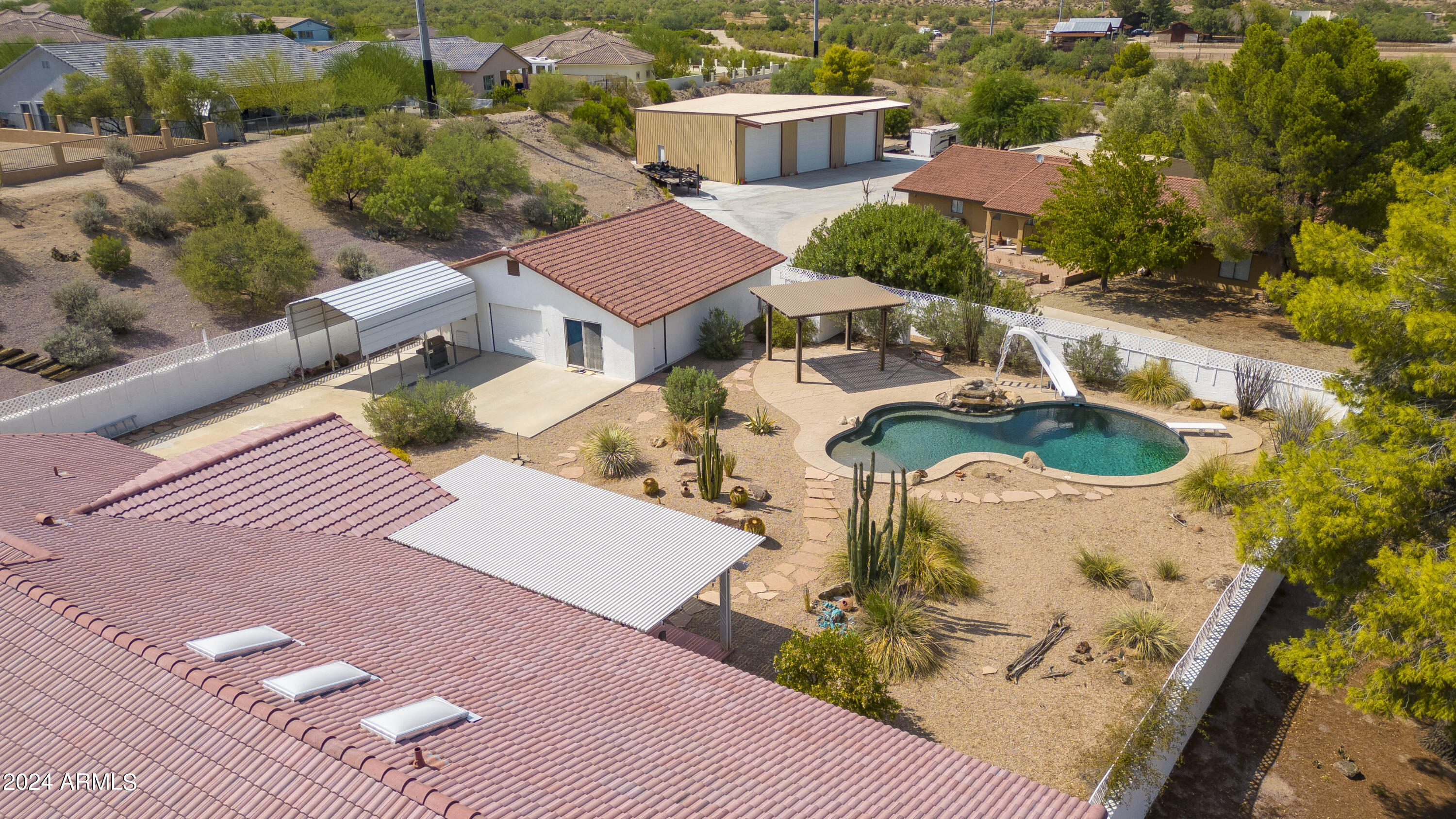 780 W SANTA FE Drive