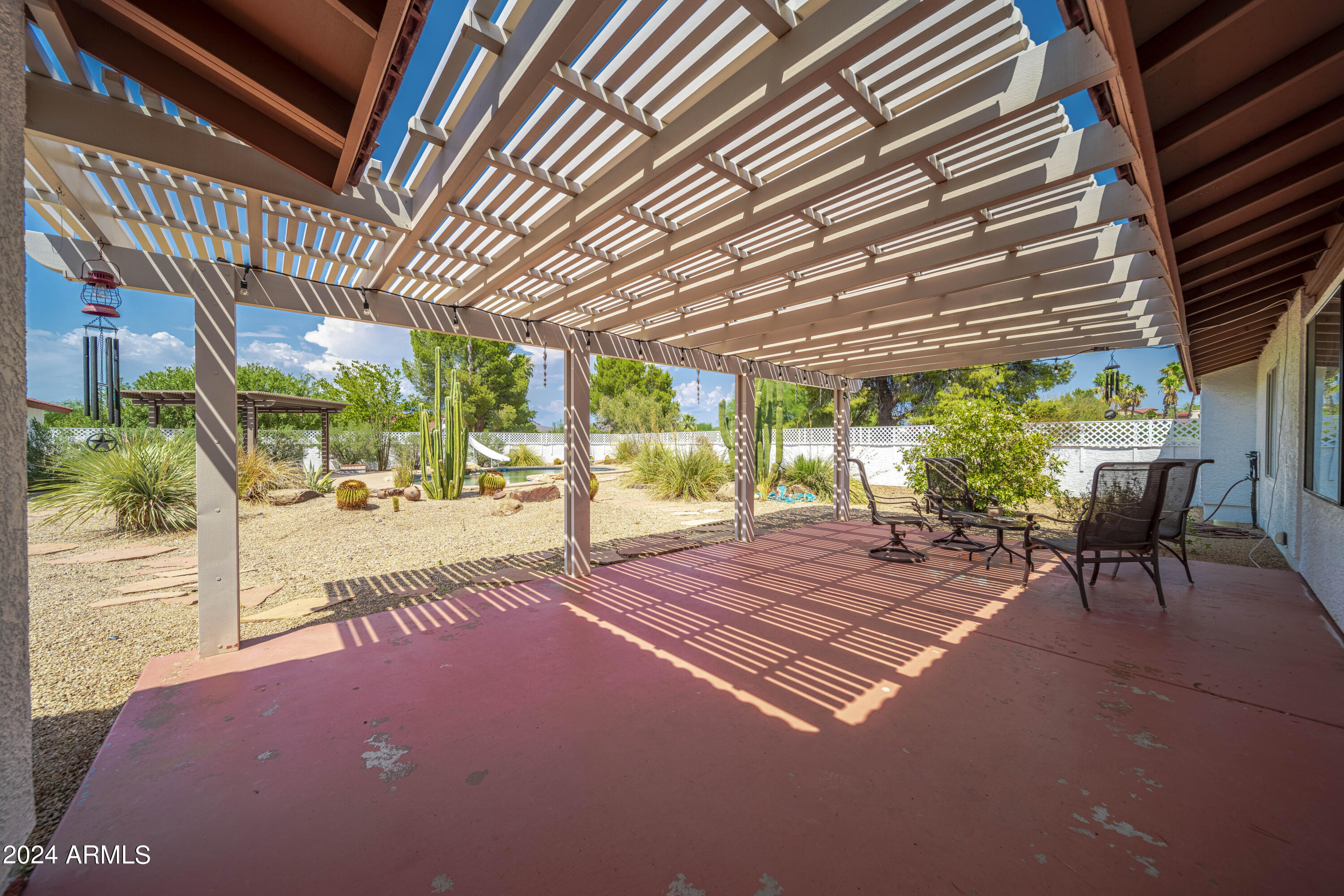 780 W SANTA FE Drive