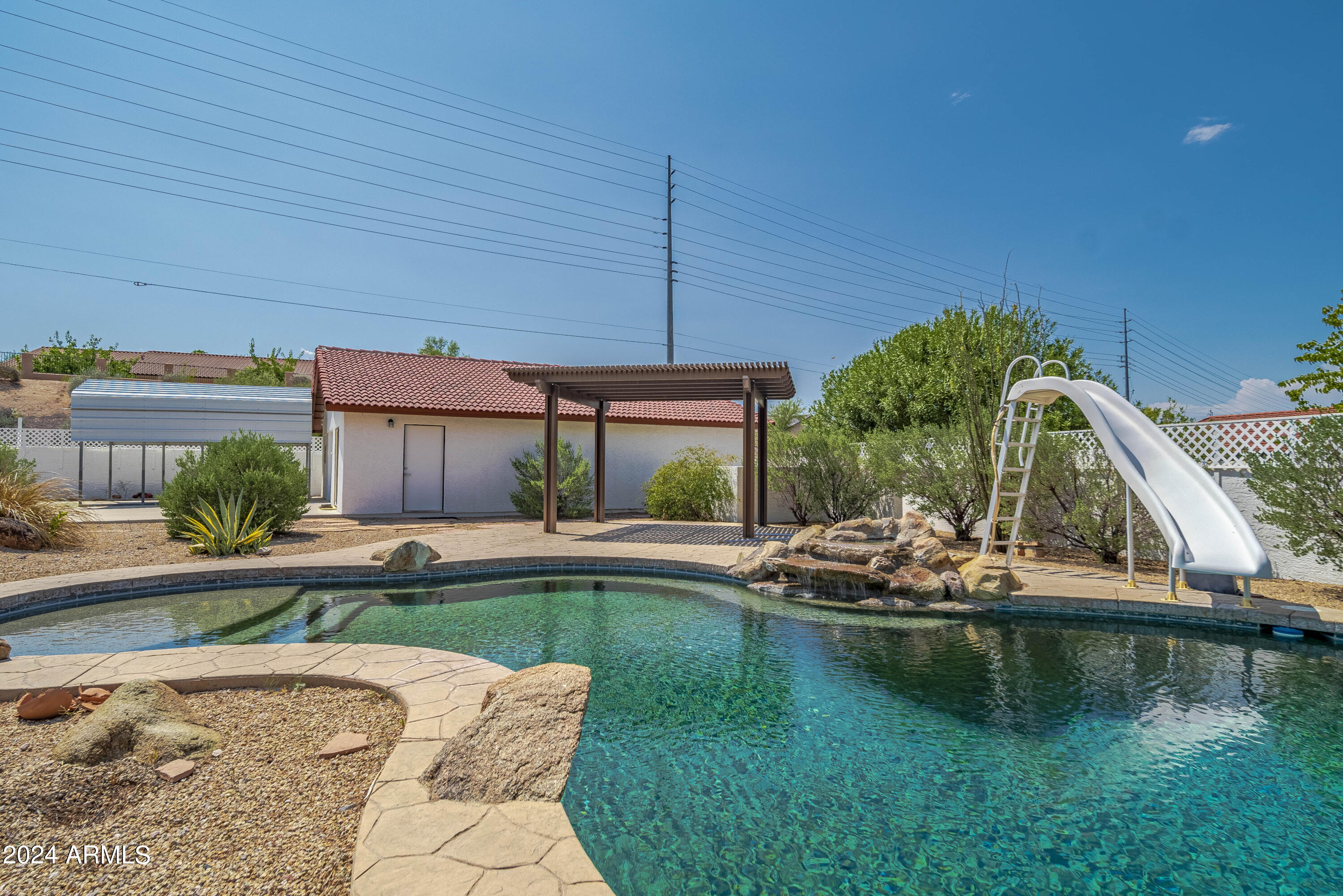 780 W SANTA FE Drive