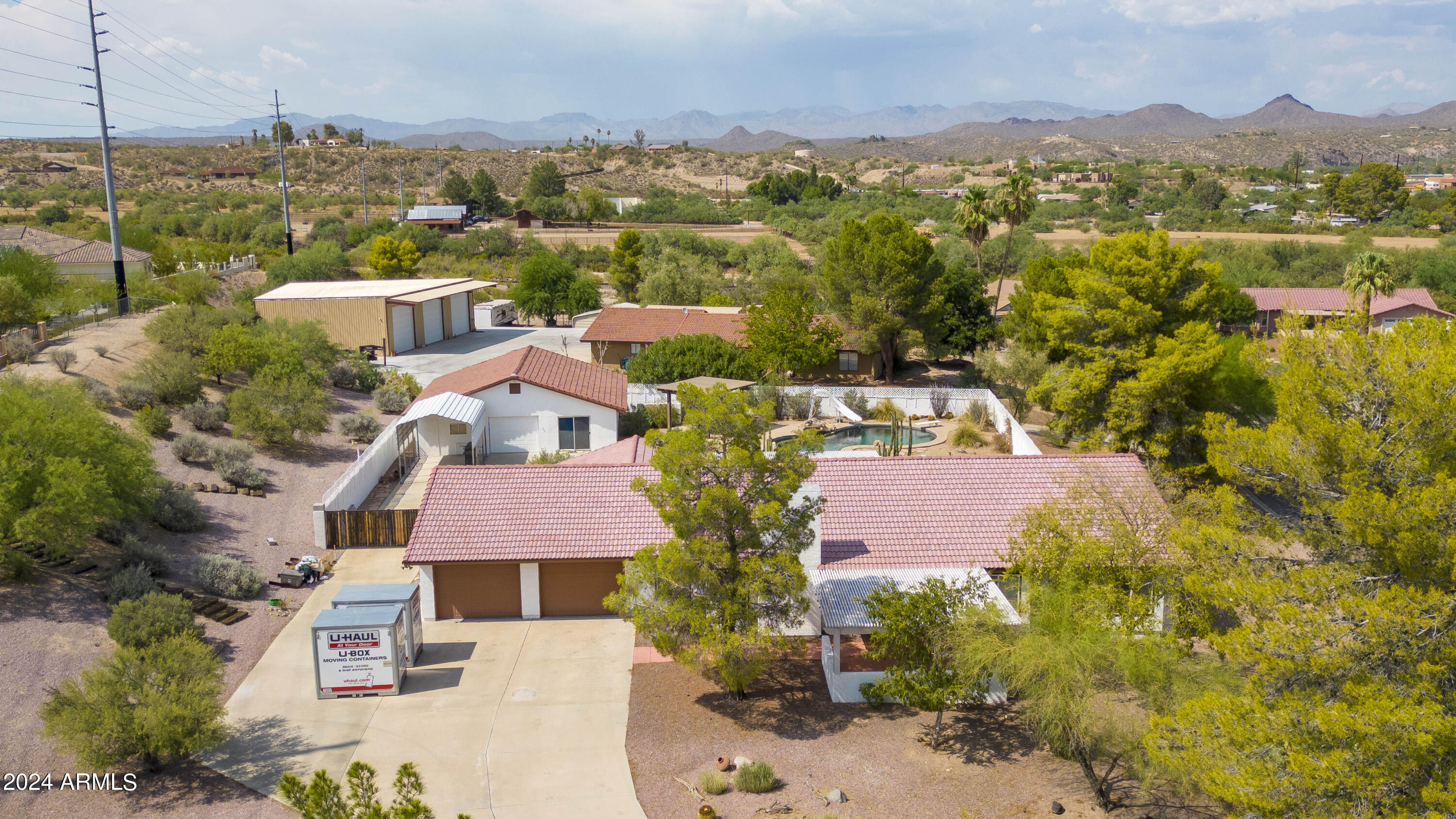 780 W SANTA FE Drive