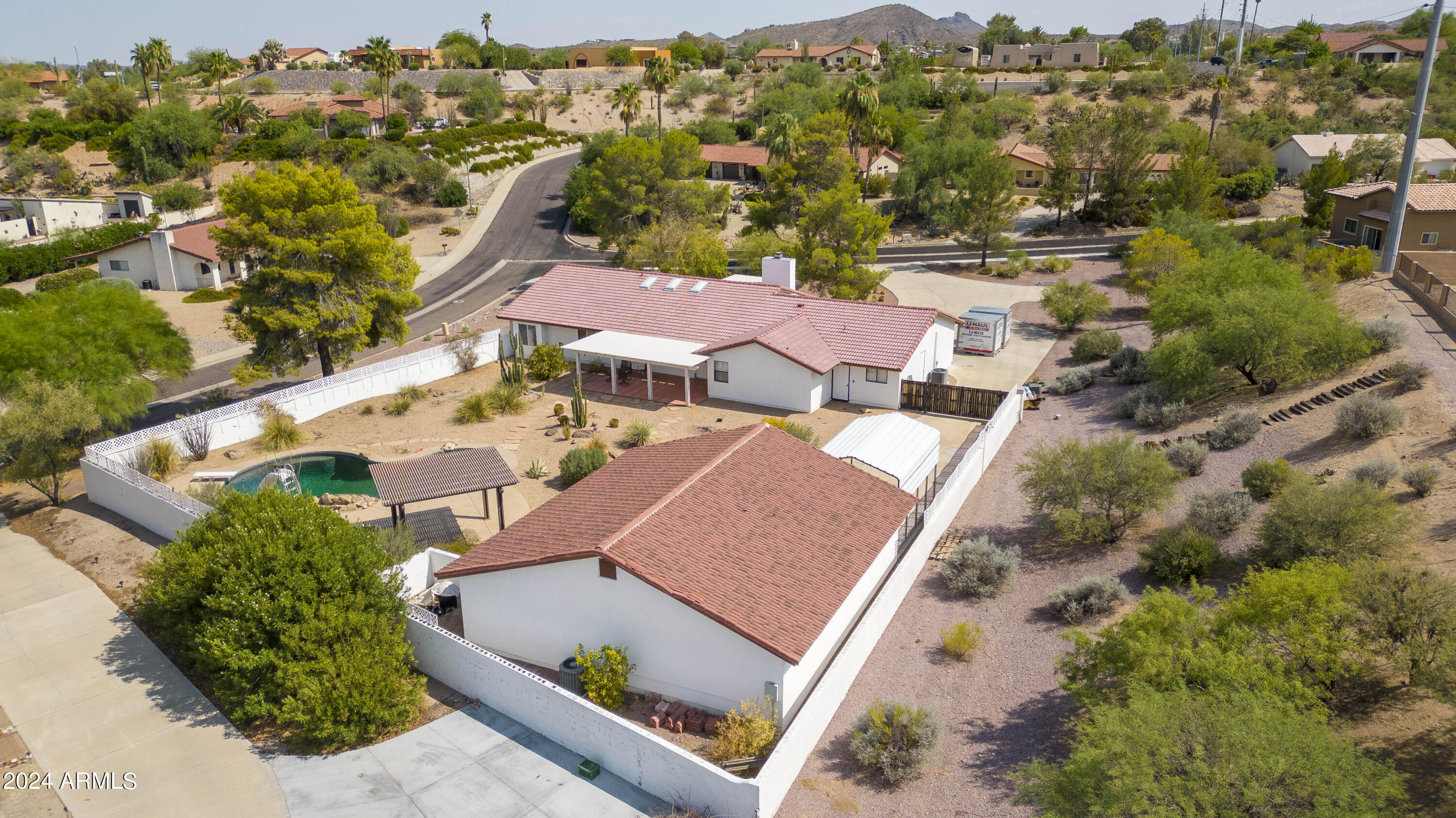 780 W SANTA FE Drive