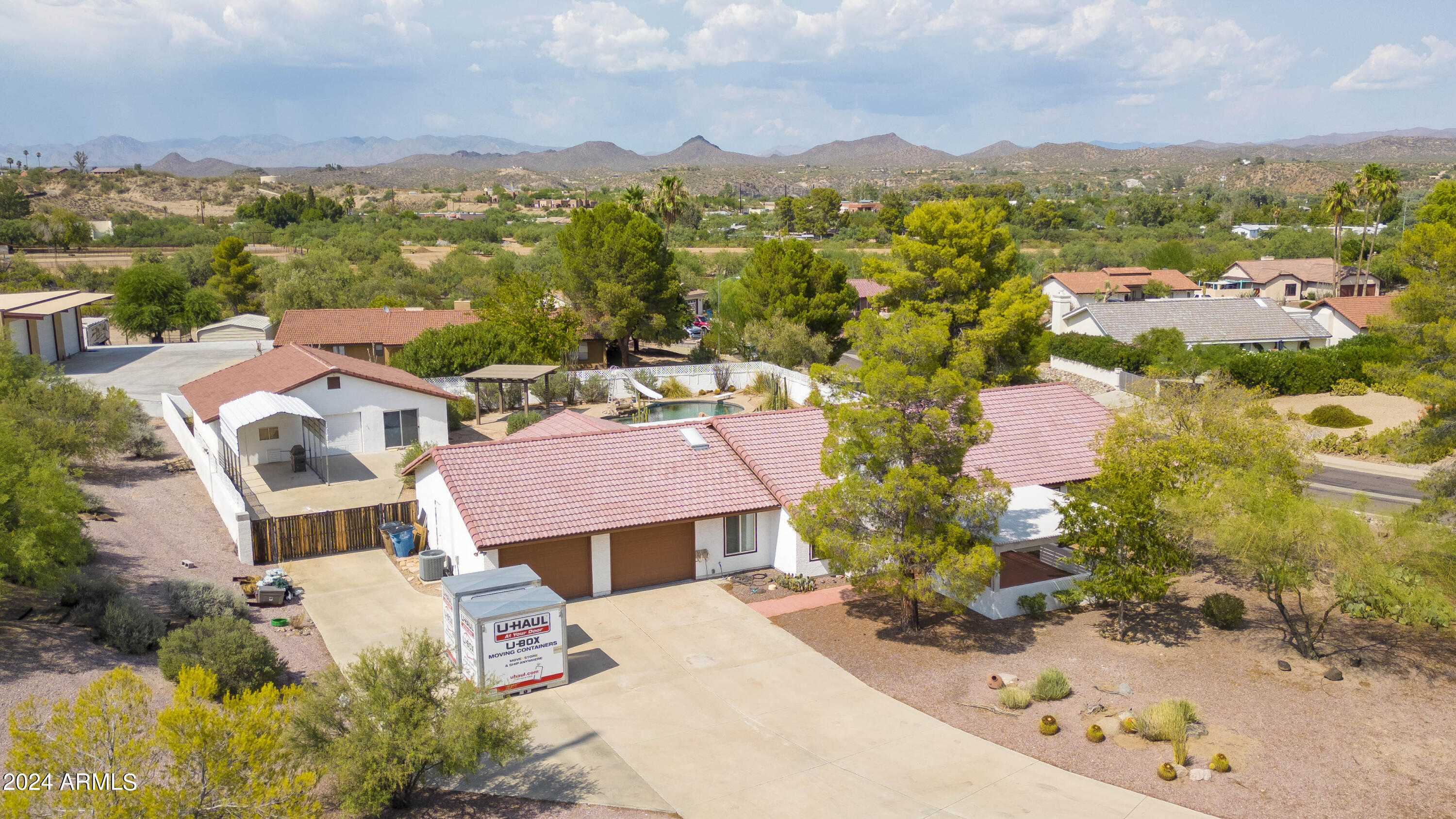 780 W SANTA FE Drive