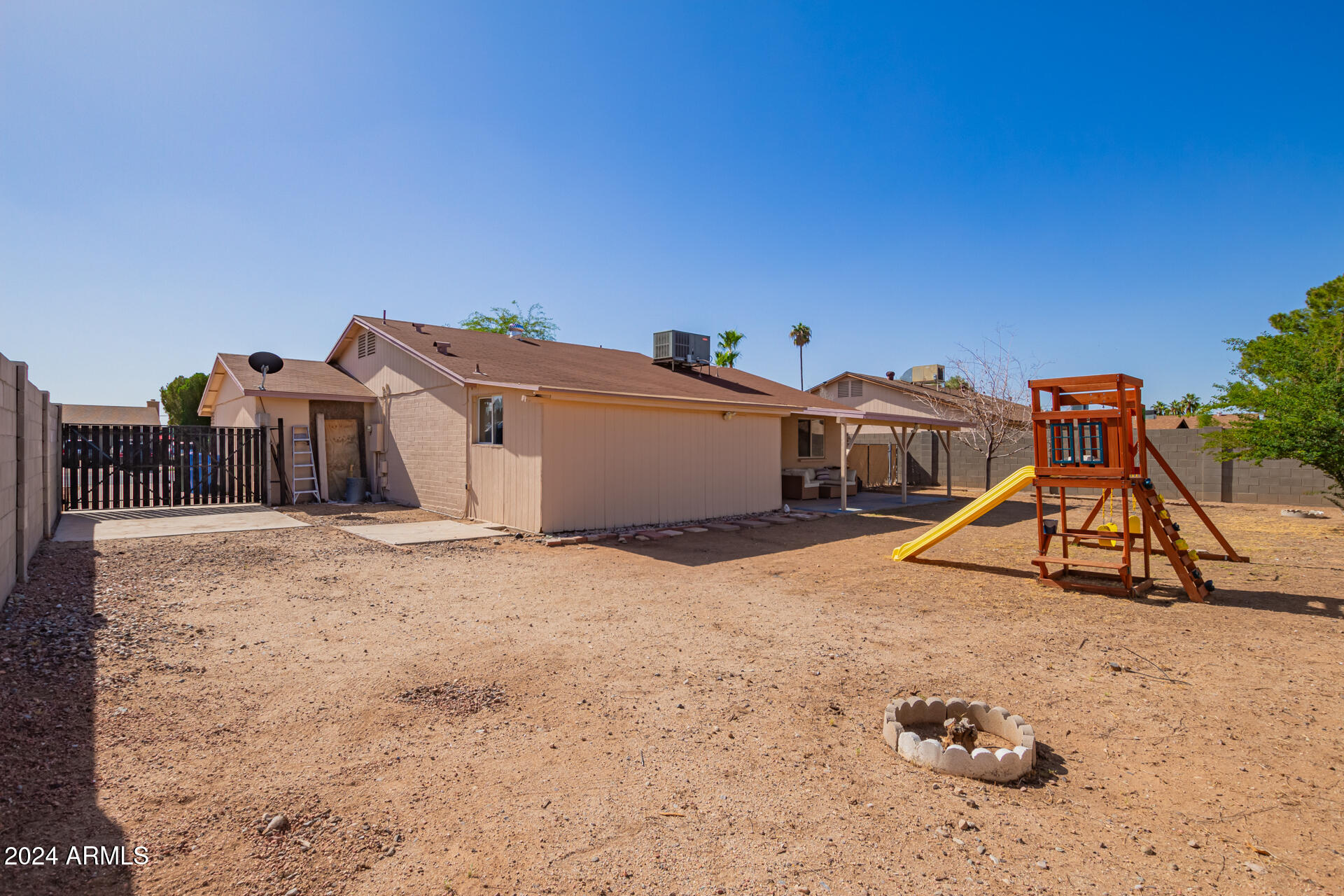 3820 W GROVERS Avenue