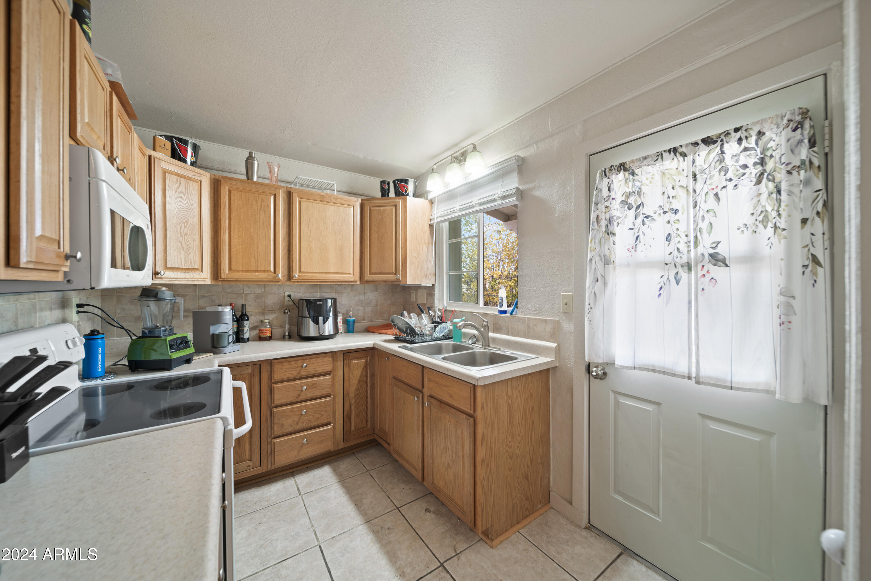 790 W LA GOLONDRINA Drive