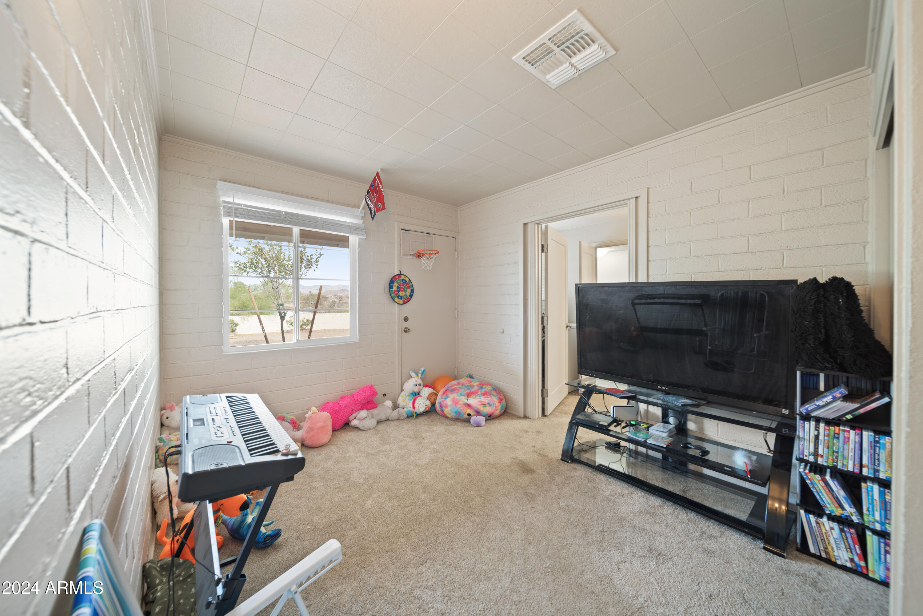 790 W LA GOLONDRINA Drive