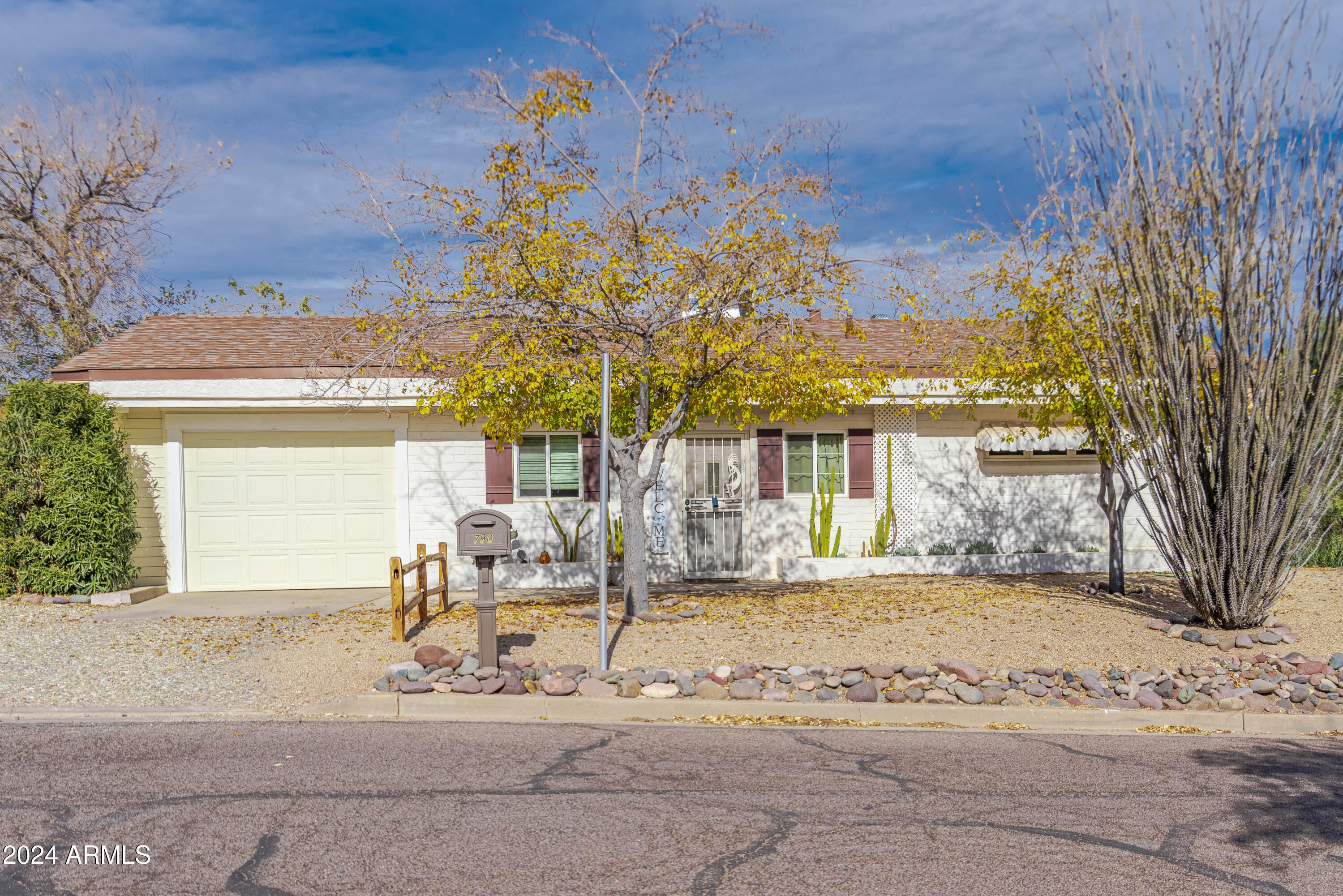 790 W LA GOLONDRINA Drive