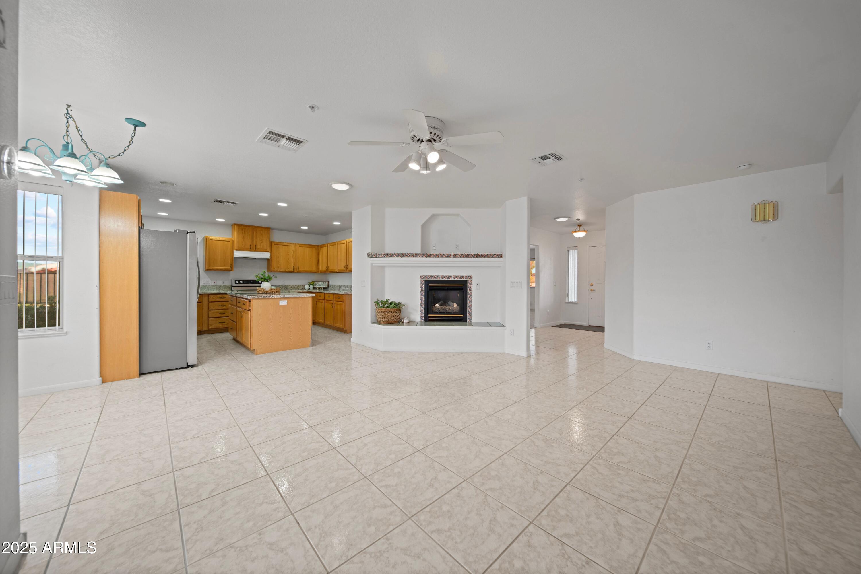 980 W SANTA FE Drive